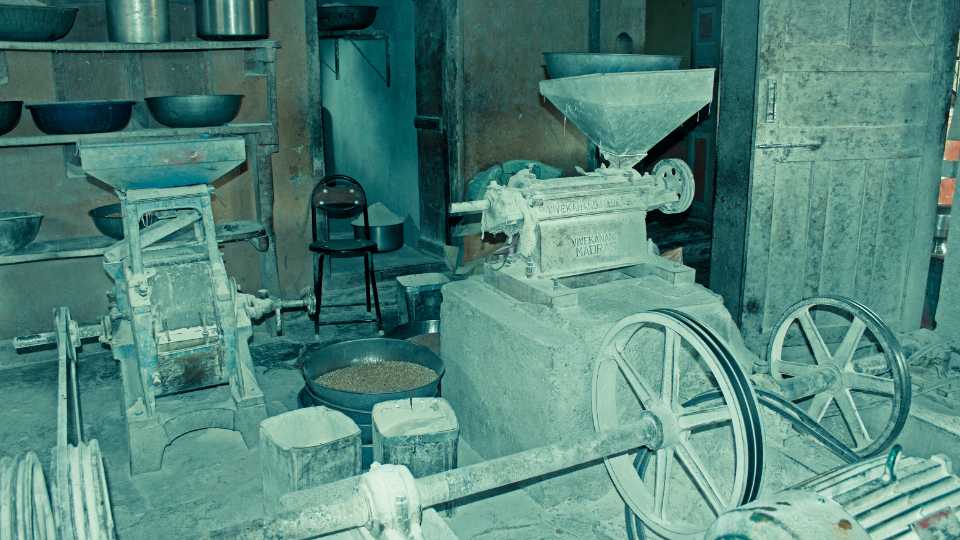 where to buy flour mill machine in india